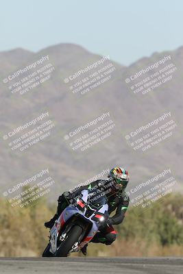 media/Dec-01-2025-Moto Forza (Mon) [[2daa91e15f]]/2-Intermediate Group/Session 2 Turn 9 Entry/